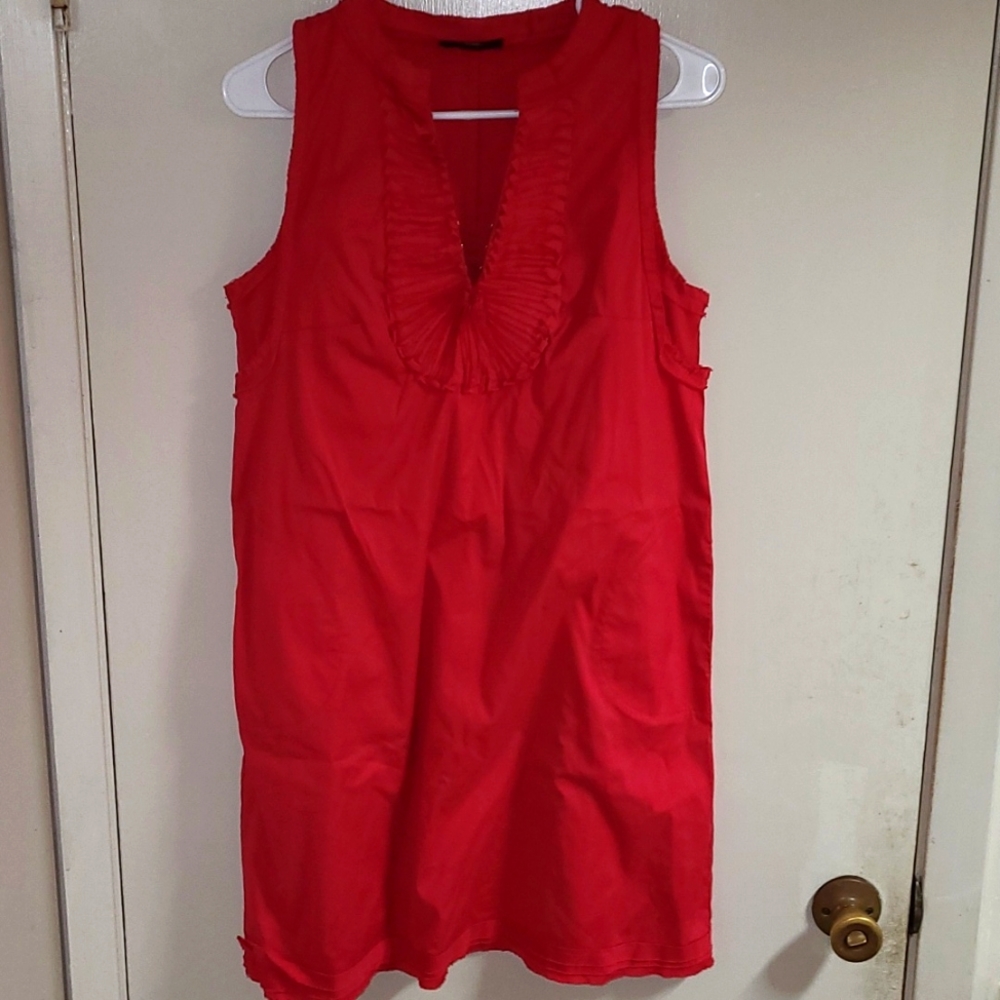 Alfani sleeveless shift dress. Tuxedo Ruffle Neck. Lined.